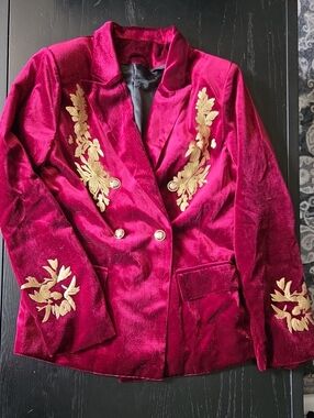 SHEIN Burgundy Velvet Double-Breasted Blazer with Gold Embroidered Detail